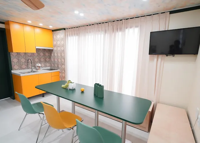 Hongik Univ Station Romantic Rooftop-house 아파트