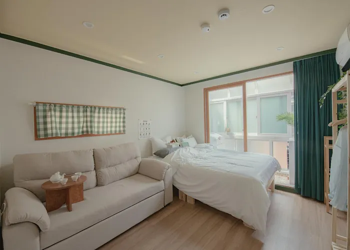 Hongik Univ Station Romantic Rooftop-house 아파트