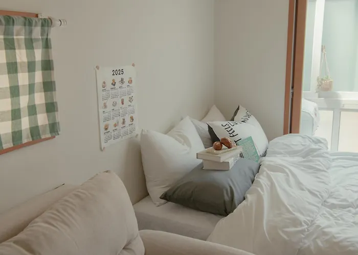 Hongik Univ Station Romantic Rooftop-house * 서울특별시