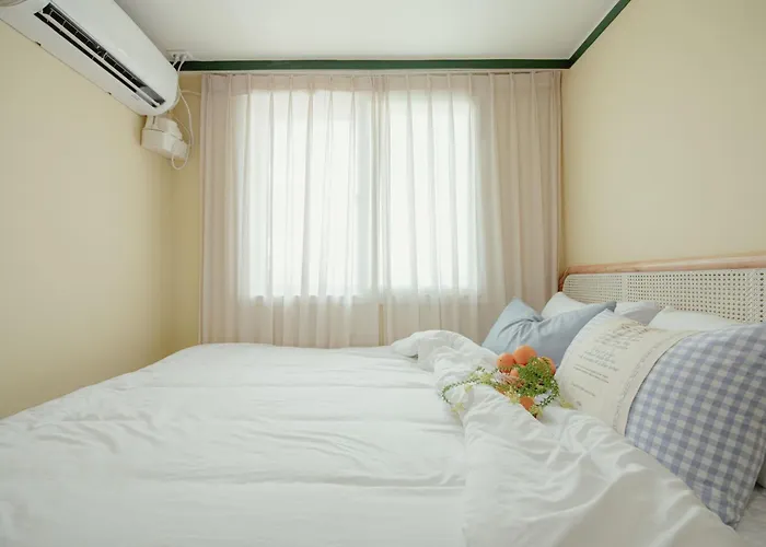 Hongik Univ Station Romantic Rooftop-house *